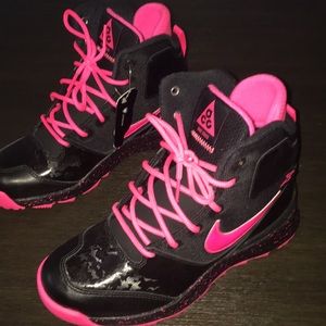 Size 4.5 kids Nike acg **new ***